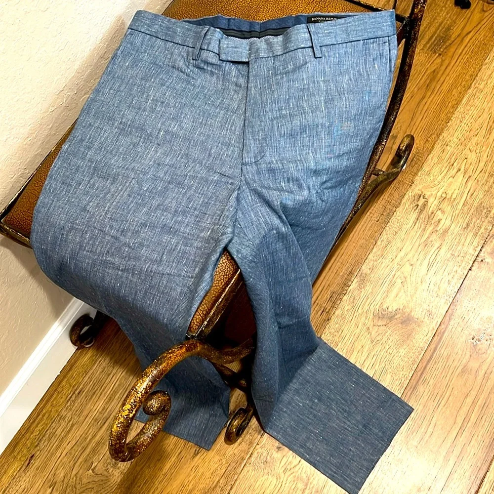 Like New Banana Republic Fabulous Blue/Gray Linen+ blended fabrics with Spandex
